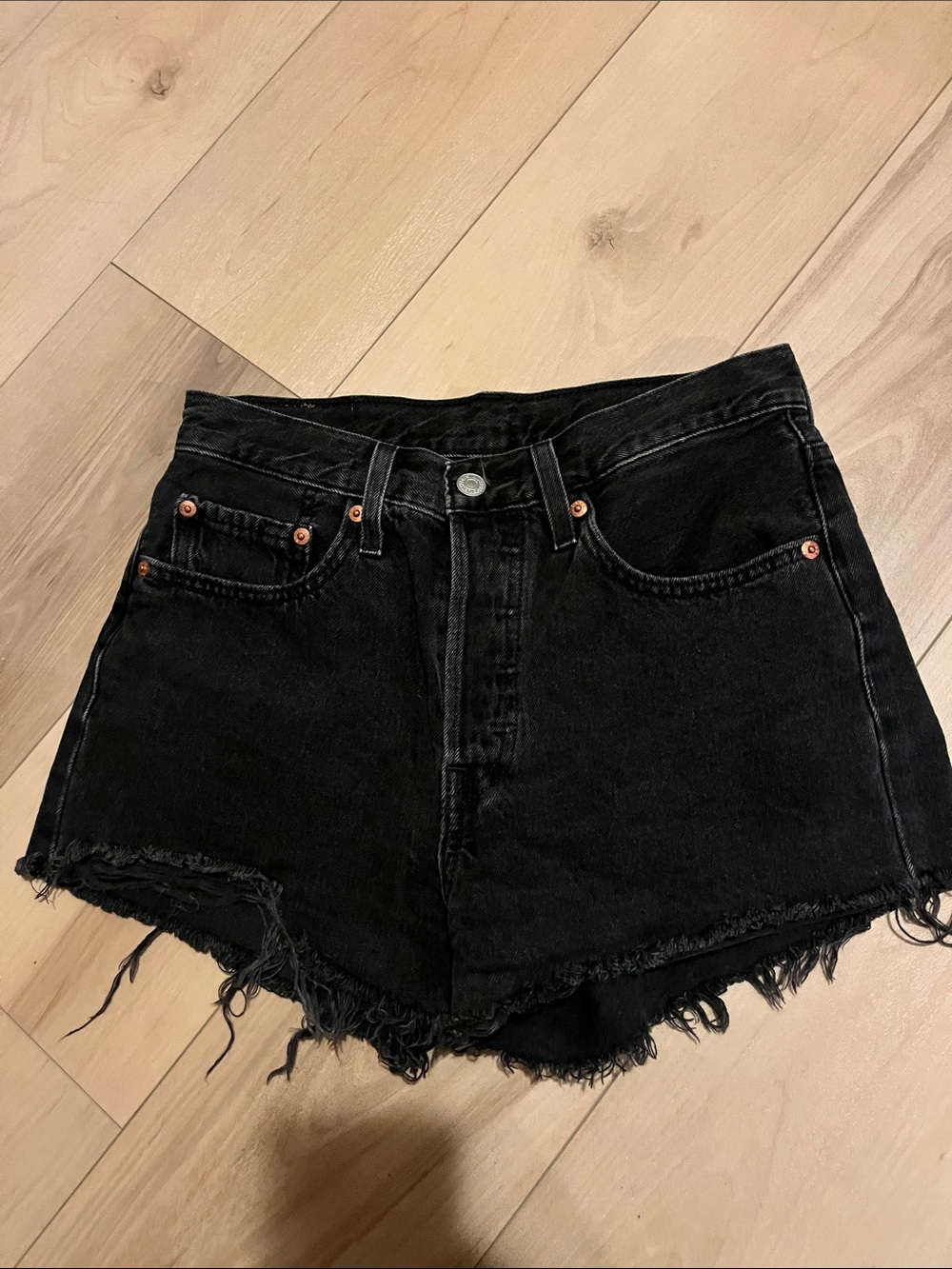 55. LEVI 501 SHORTS - BLACK
